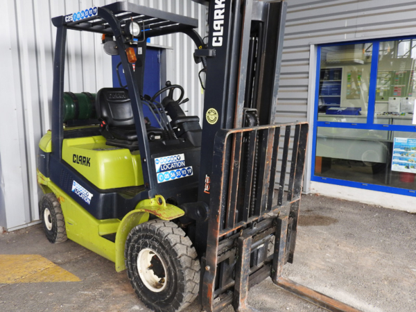 Ets Dupont Location - Chariot élévateur Clark